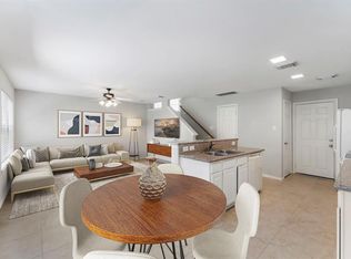 18 S Villa Oaks Dr, Spring, TX 77382