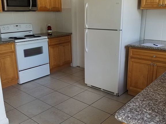 4th image of 1903 Thomas St #8