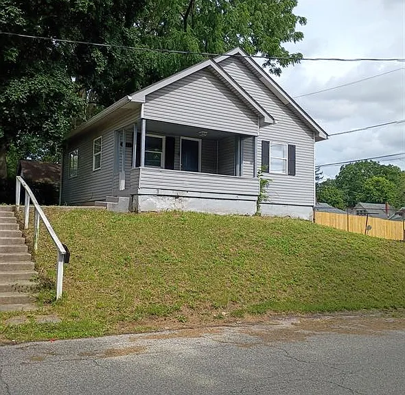 3239 Elmira St — Photo 1