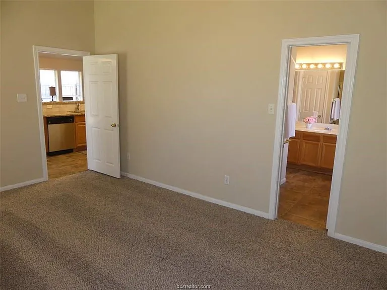 3207 Neuburg Ct — Photo 6