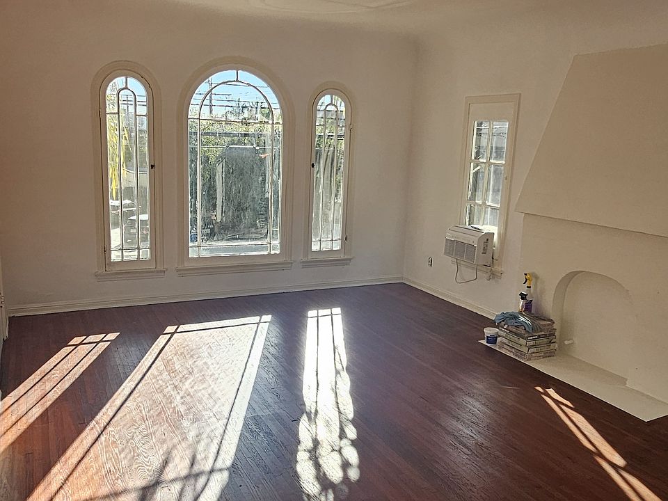 1st image of 7807 Oakwood Ave