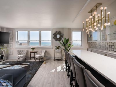 1707 North Prospect AVENUE #10E, Milwaukee, WI, 53202