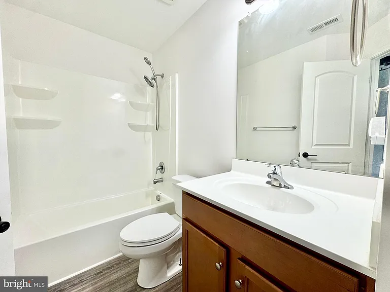 1066 Wickersham Way — Photo 18