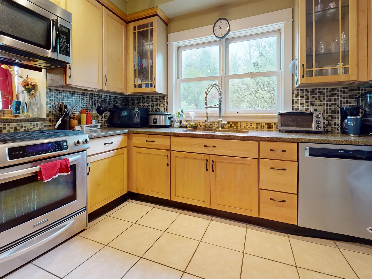 175 East King Road - 1 — Photo 4