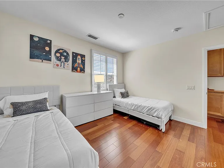 17 Riveroaks — Photo 16