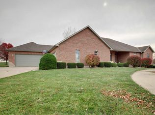 4700 Covington Ln, Quincy, IL 62305