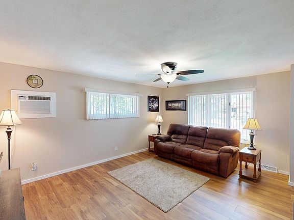 2nd image of 927 Peterson STREET