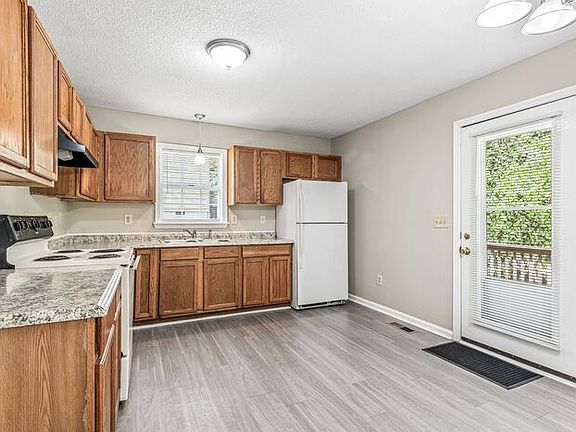 5th image of 1807 Cody Ave