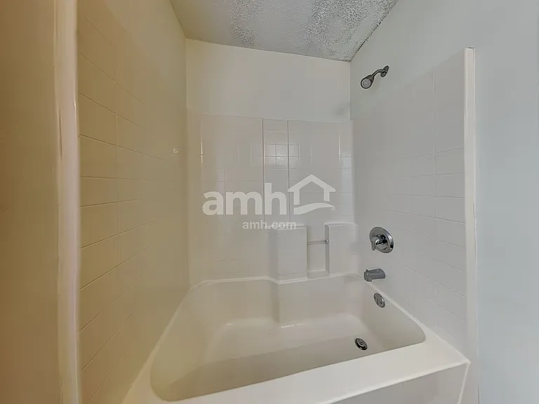 20 Carlisle Ln — Photo 16
