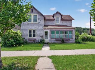 515 N Cedar St, Chaska, MN 55318