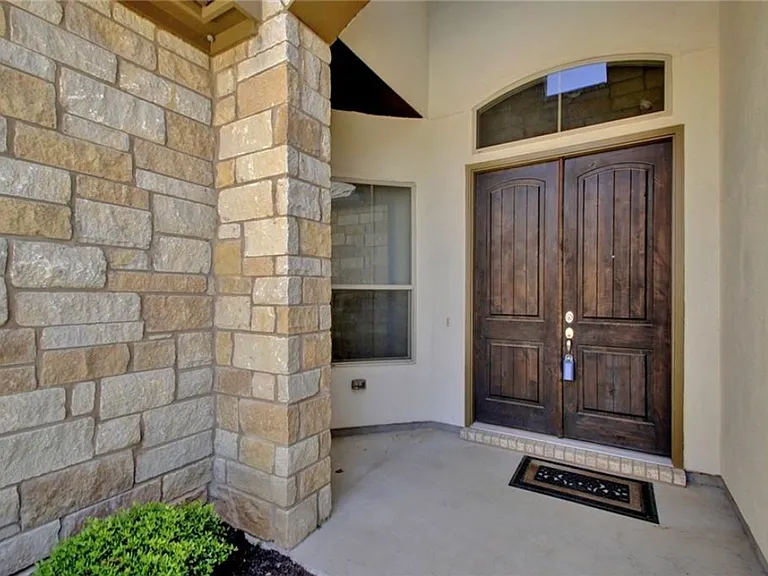 810 Wilson Ranch Pl — Photo 3