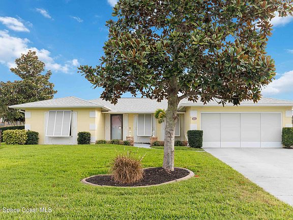 3rd image of 3557 Nicklaus Dr
