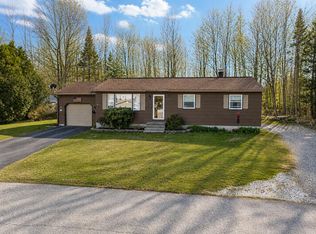 32 Lawn Avenue, Gorham, ME 04038
