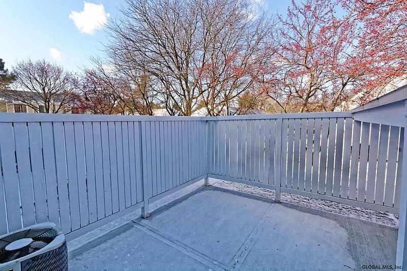 3rd image of 1002 ROCKPORT Court