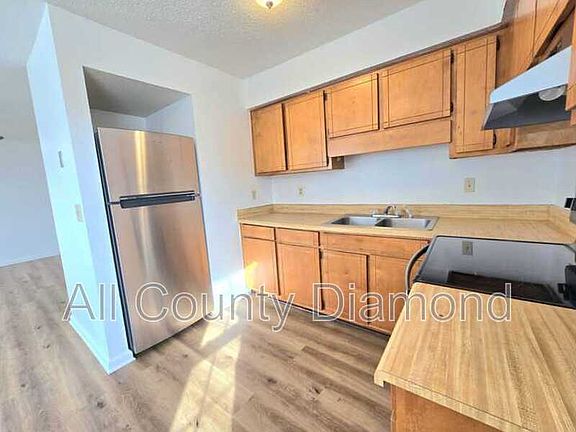 3rd image of 130 Beulah Ave #8