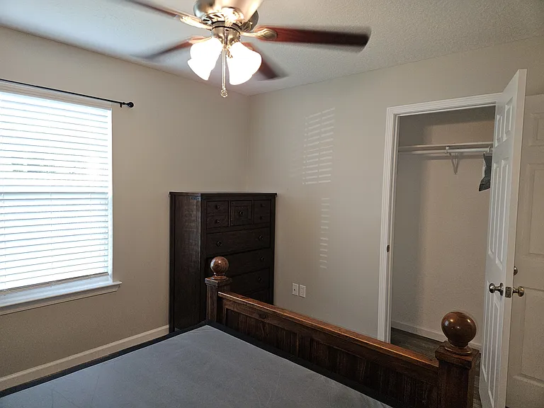 1005 Evergreen Ln — Photo 7