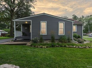 510 Union Lake Rd, White Lake, MI 48386