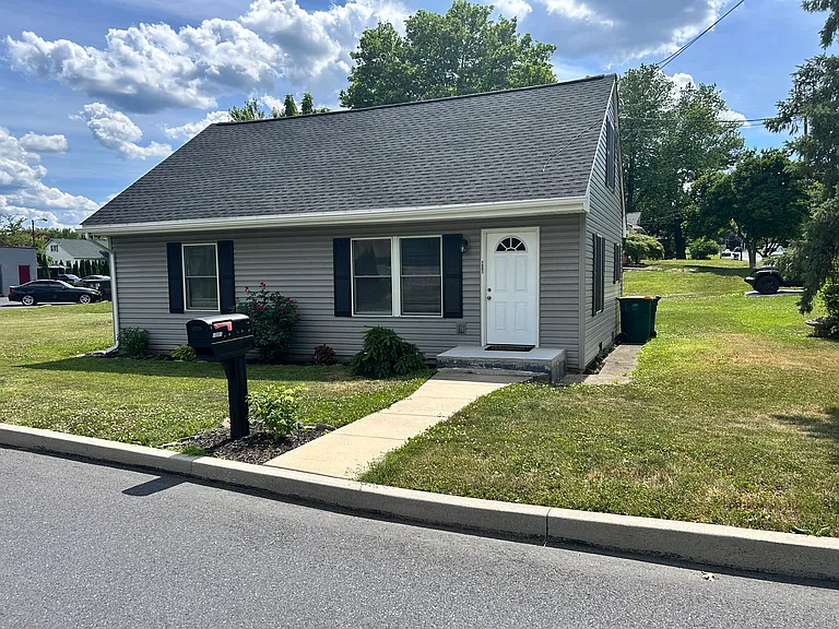 1001 S Greenwood Ave — Photo 1