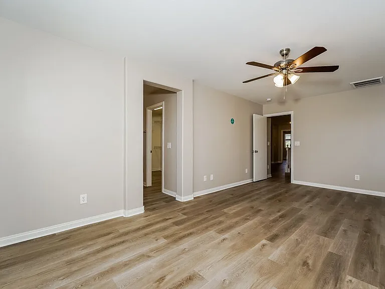 6352 Glenolden St — Photo 10