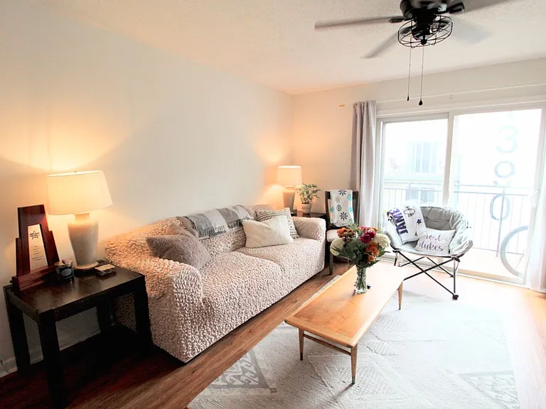 1380 Hunters Rd #I — Photo 10