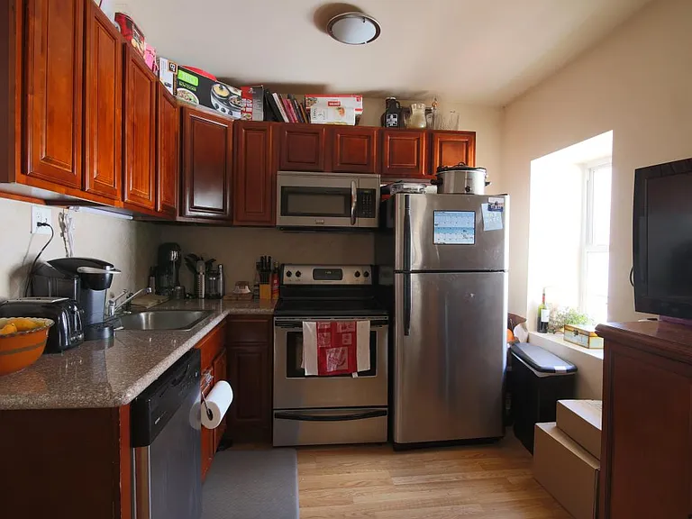 109 S 21st St #9 — Photo 9
