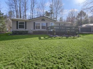 W11778 Darrow Ln, Silver Cliff, WI 54104