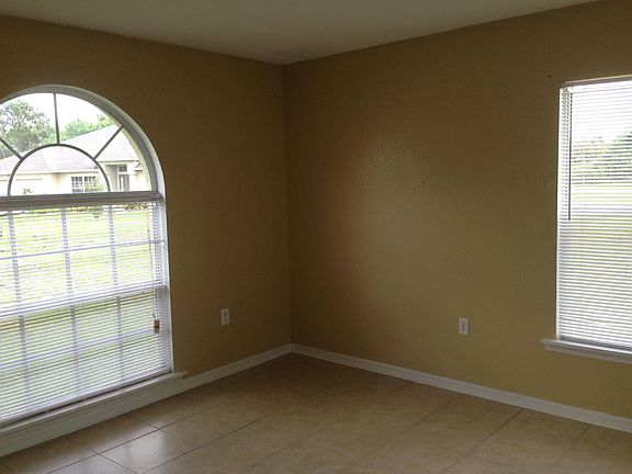 4th image of 1018 Eiffel Ln