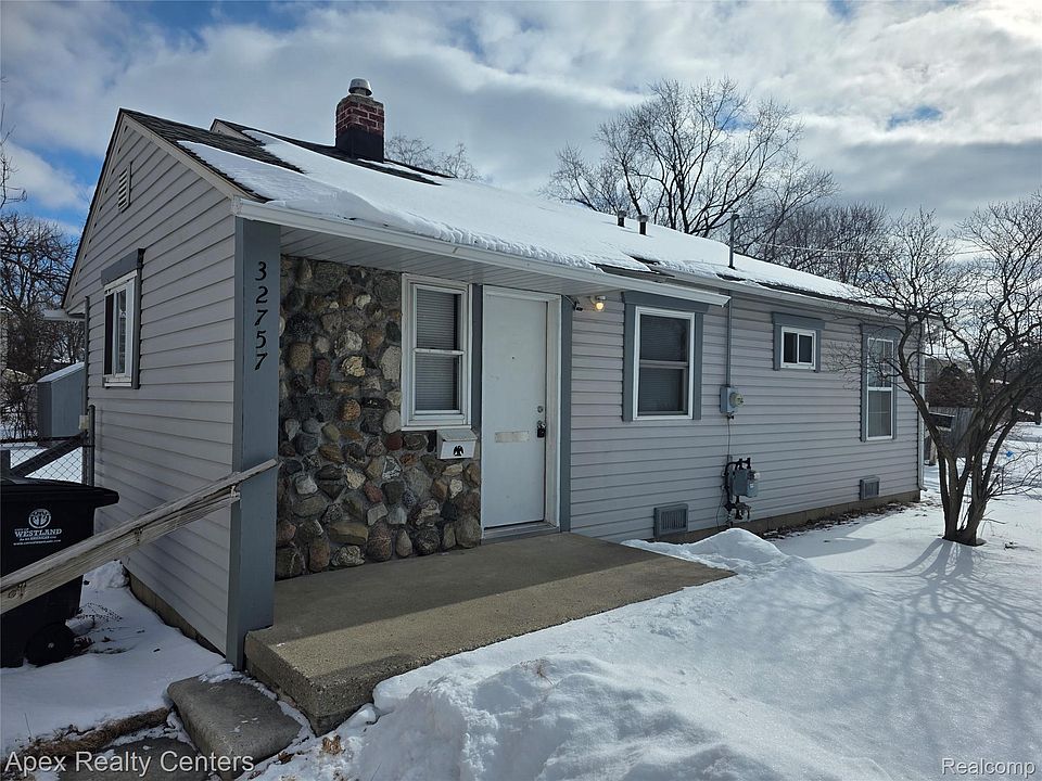 1st image of 32757 Missaukee Ct
