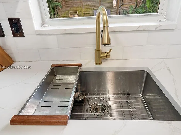 913 Lighthouse Dr — Photo 12