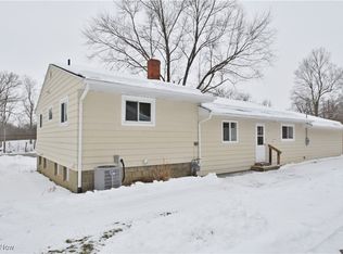 7636 Walnut Dr, Chippewa Lake, OH 44215
