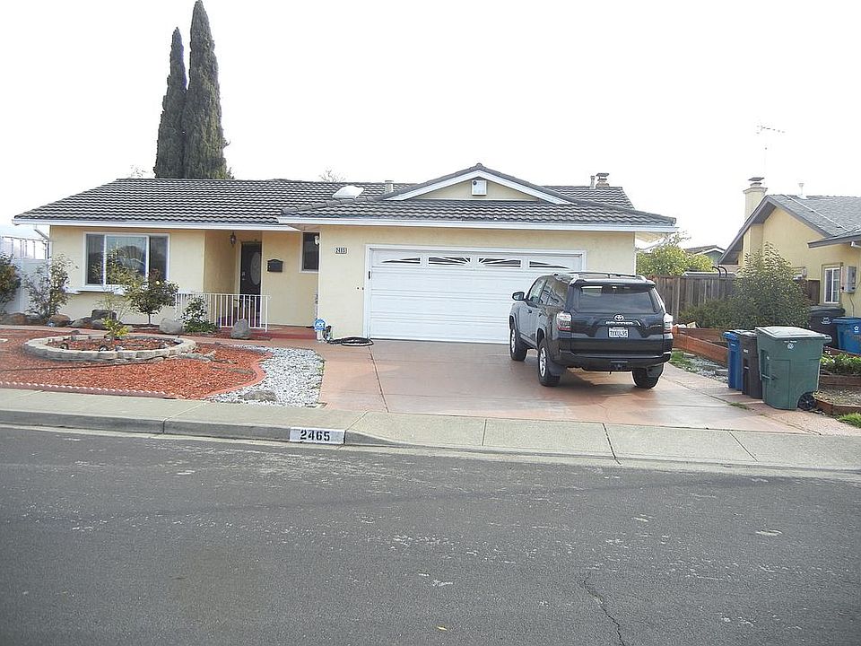 2nd image of 2465 Andover Dr