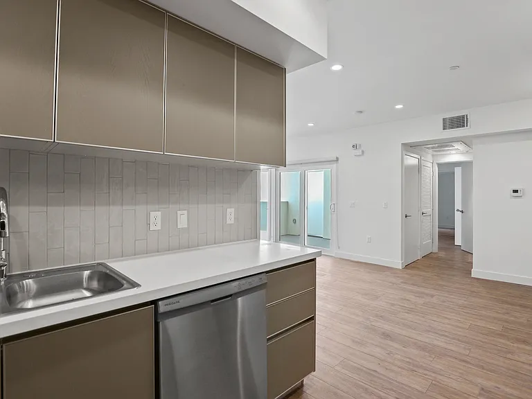 Kitchen with Double-Sink and Dishwasher