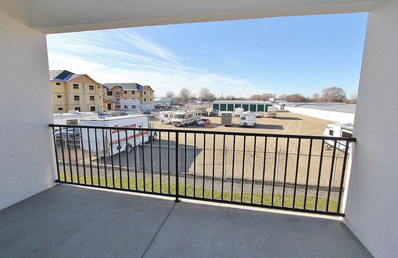 2 bed, 930 sqft, $1,475 — Photo 4