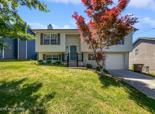 2325 Wadsworth Dr, Knoxville, TN 37921