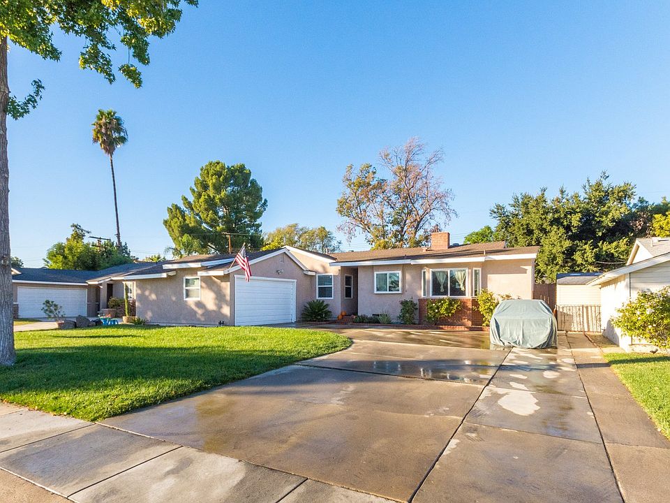 1st image of 325 E La Deney Dr