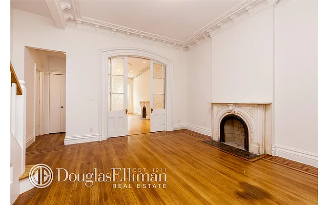 Sold by Douglas Elliman | media 21