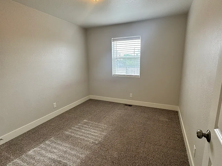 836 Almo Ave — Photo 22