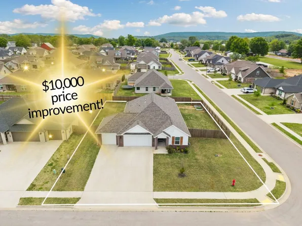 681 Brandon Michael St, Prairie Grove, AR 72753