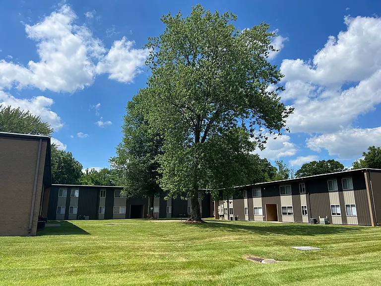 Glenview Apartments — Photo 32