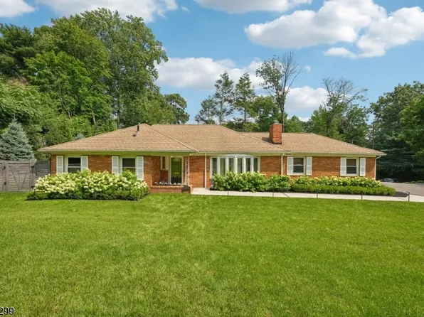 1625 Nottingham Way, Mountainside Boro, NJ 07092