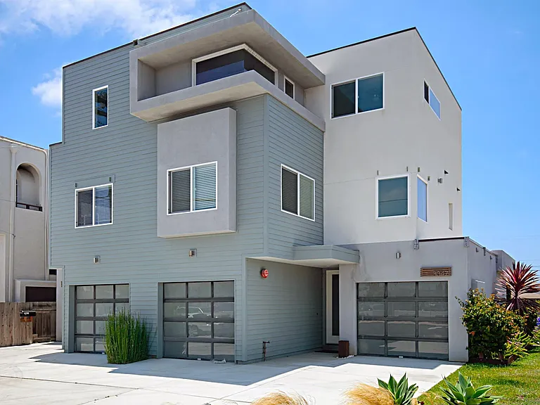 3047 Keats St — Photo 1