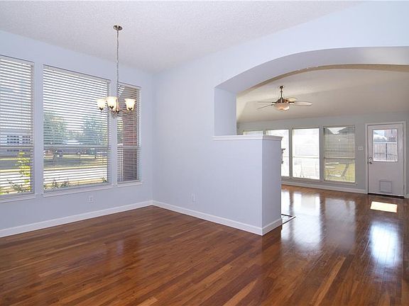 3rd image of 1224 Whitehorse Dr