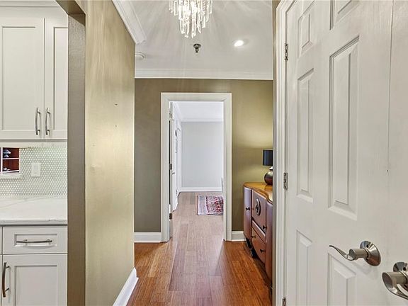 2nd image of 300 Johnson Ferry Rd NE Unit B804