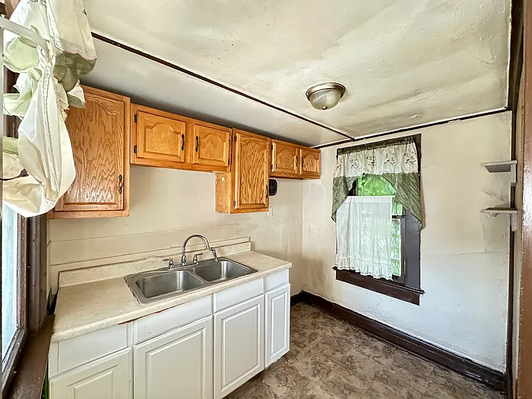 413 Bartram Ave — Photo 16