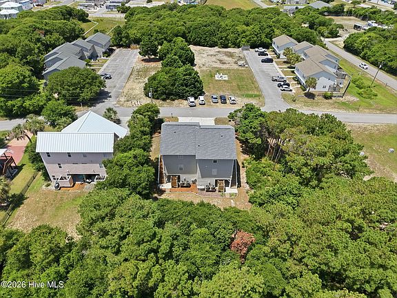 4th image of 134 Janell Lane S