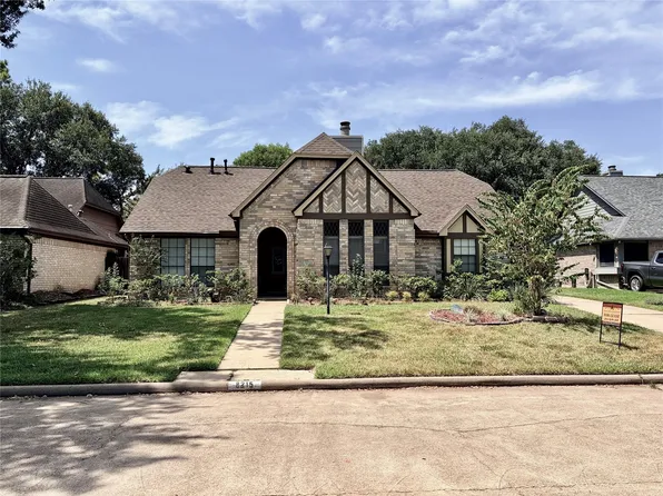 8215 Sean Park Ct, Houston, TX 77095