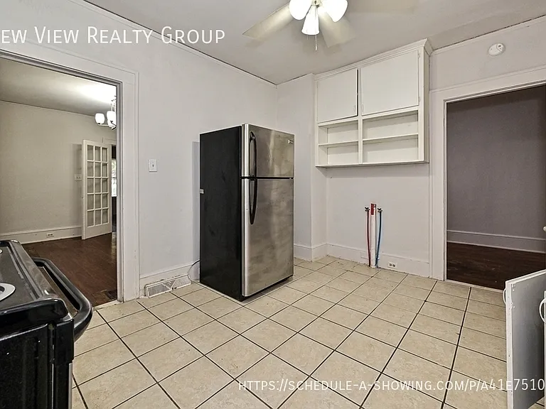 1025 Ambassador St — Photo 10