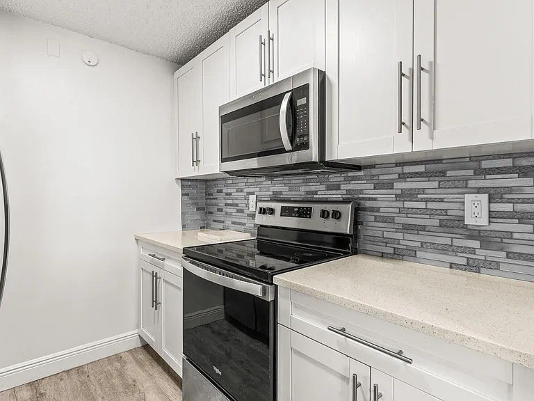 507 Meadows Cir — Photo 6