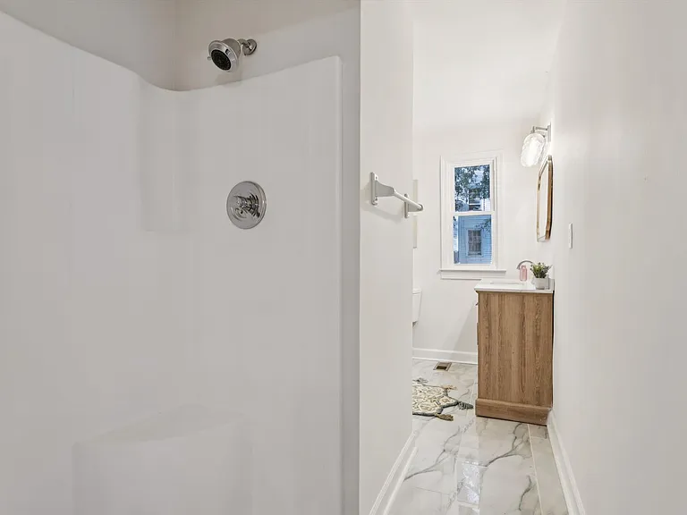 107 N High St — Photo 29