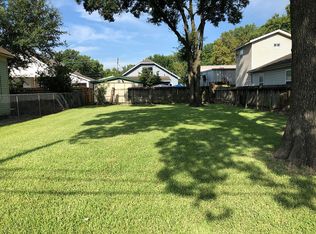 1911 Chestnut St, Houston, TX 77009